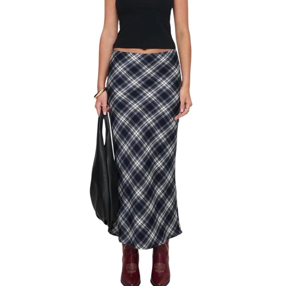 Princess Polly Everlie Low Waist Maxi Skirt Sizs 2 Navy Blue Plaid Excellent 90s